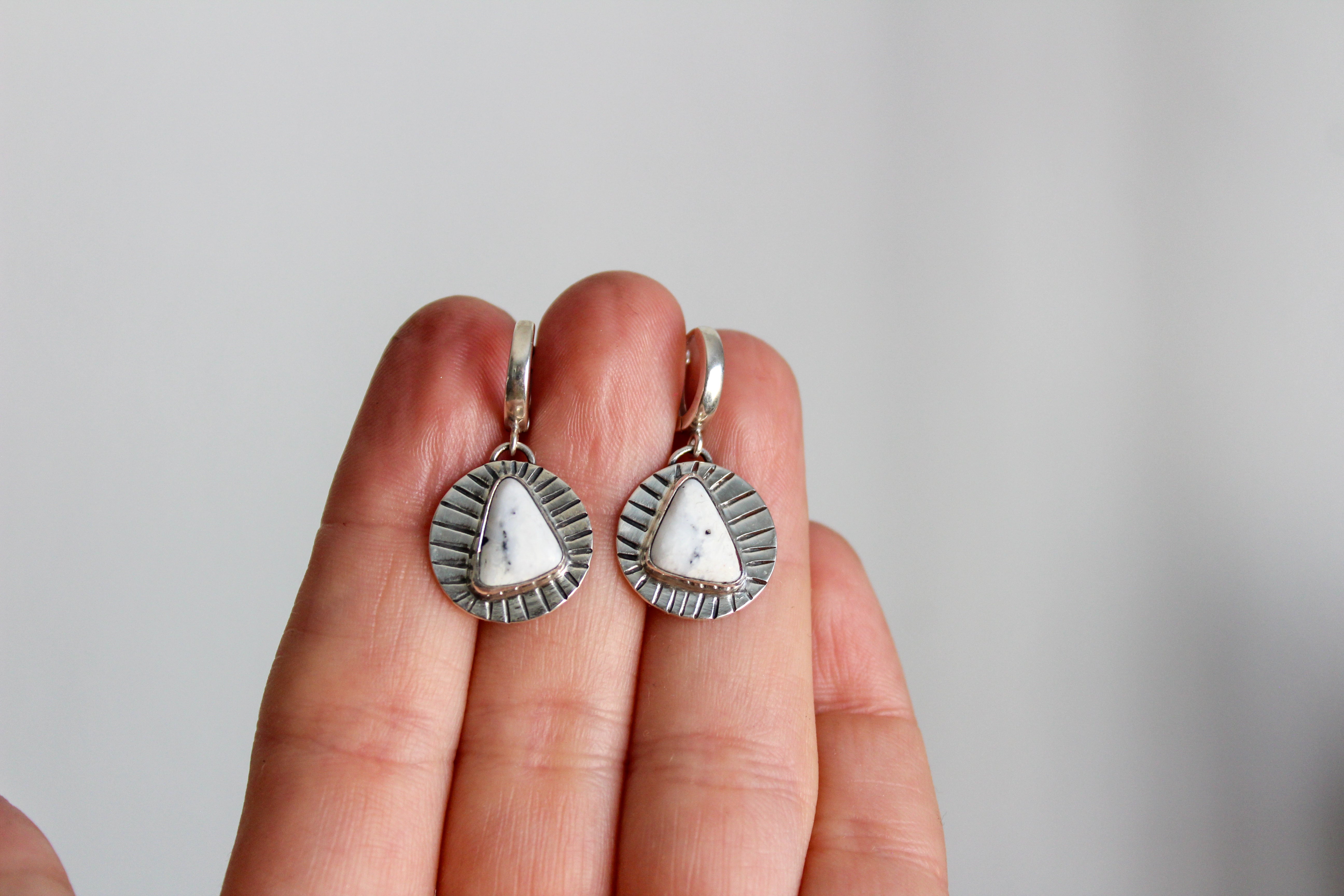 White Buffalo Wizard Island Mini Hoops